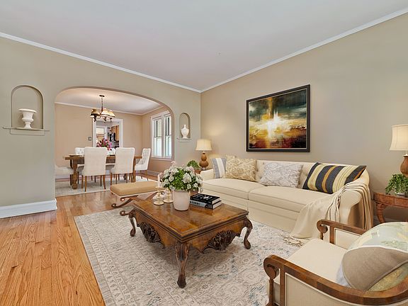 3rd image of 3049 N Oak Park Ave
