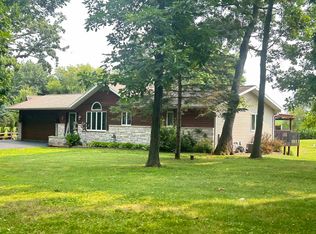 1266 Clairville Rd, Oshkosh, WI 54904