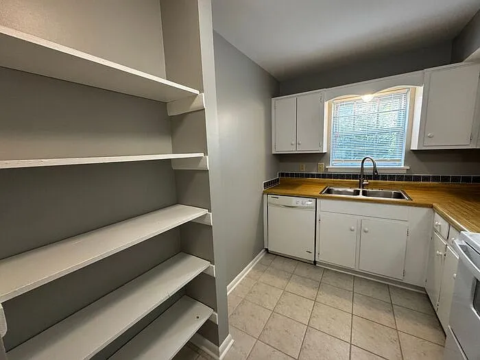 2119 Marinawoods Dr SE — Photo 10