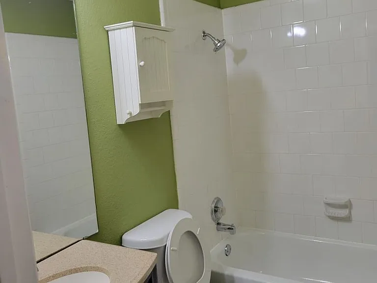 1004 Wintercreek Dr — Photo 2