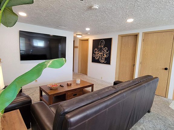 2nd image of 1220 S Ocosta St #1