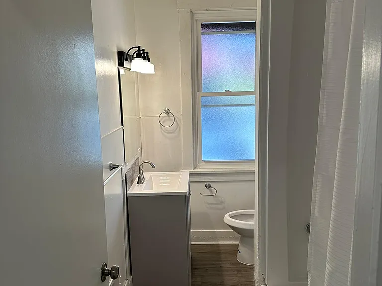2832 Clermont Ave #1-2-4 — Photo 10