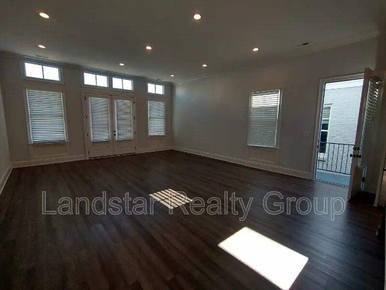 10514 Meeting St #201 — Photo 31