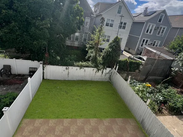 20 West 49th Street image 3 of 26