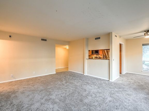 5th image of 634 Oakmont Ave Unit 1908