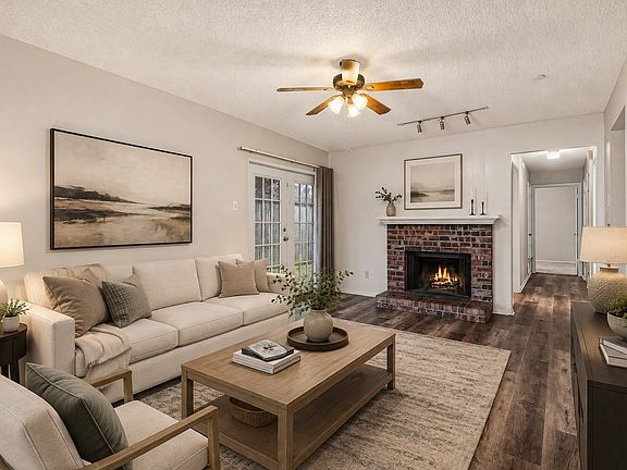 3rd image of 2705 Stanford St