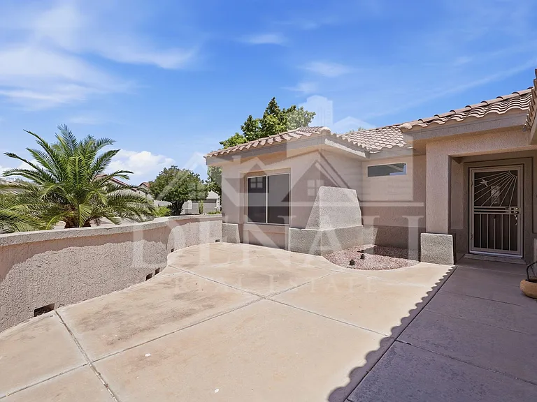 16536 W Rock Springs Ln — Photo 3