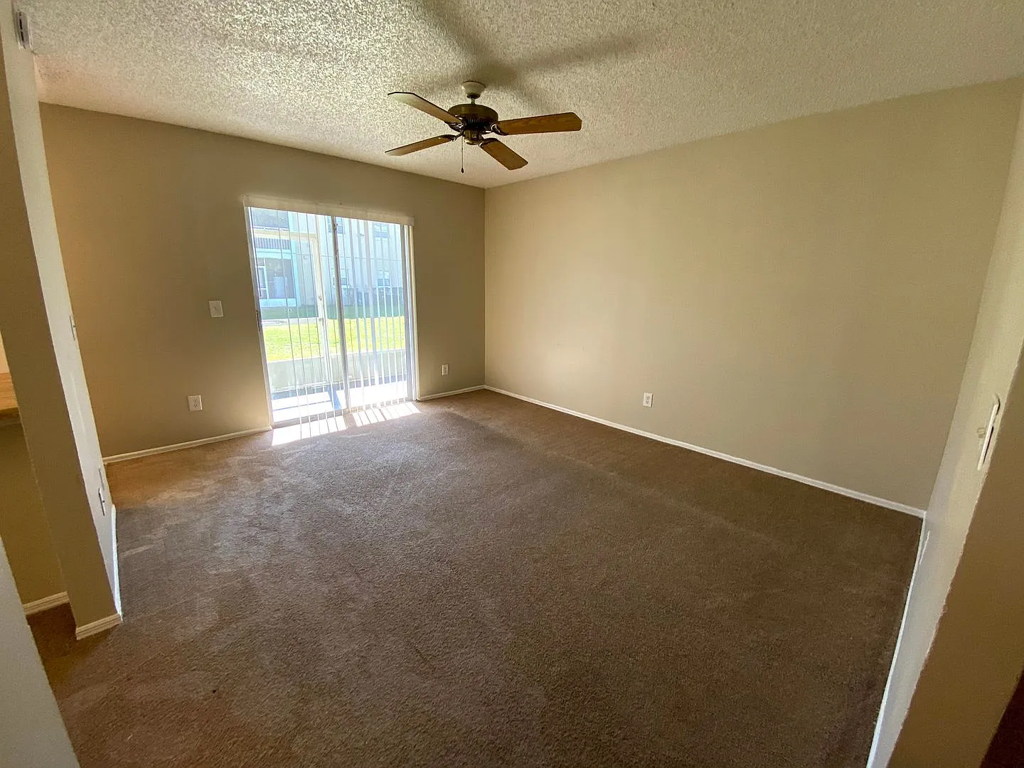 PA4148-1 — Photo 3