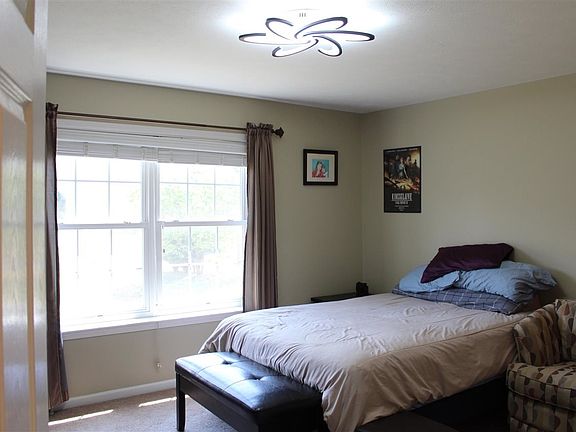 5th image of 6204 Clubhouse Way
