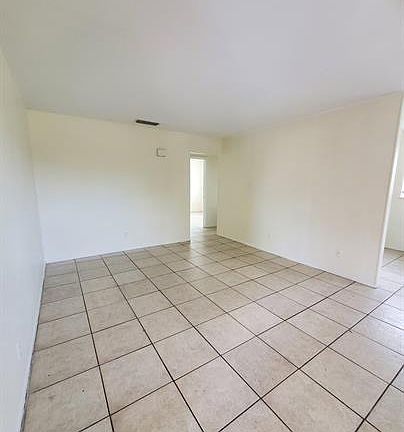 3rd image of 2505 Royal Palm Ave APT 25
