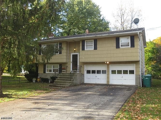 1st image of 33 Thistle Ave