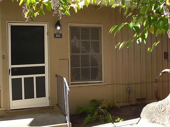4th image of 337 Waverley St