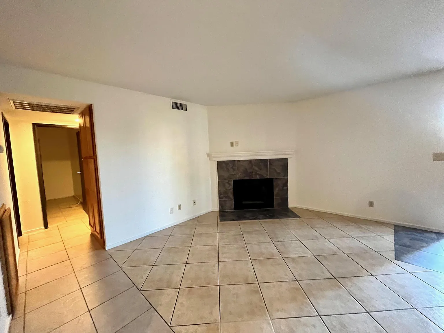 2 bed, 992 sqft, $1,195 — Photo 4
