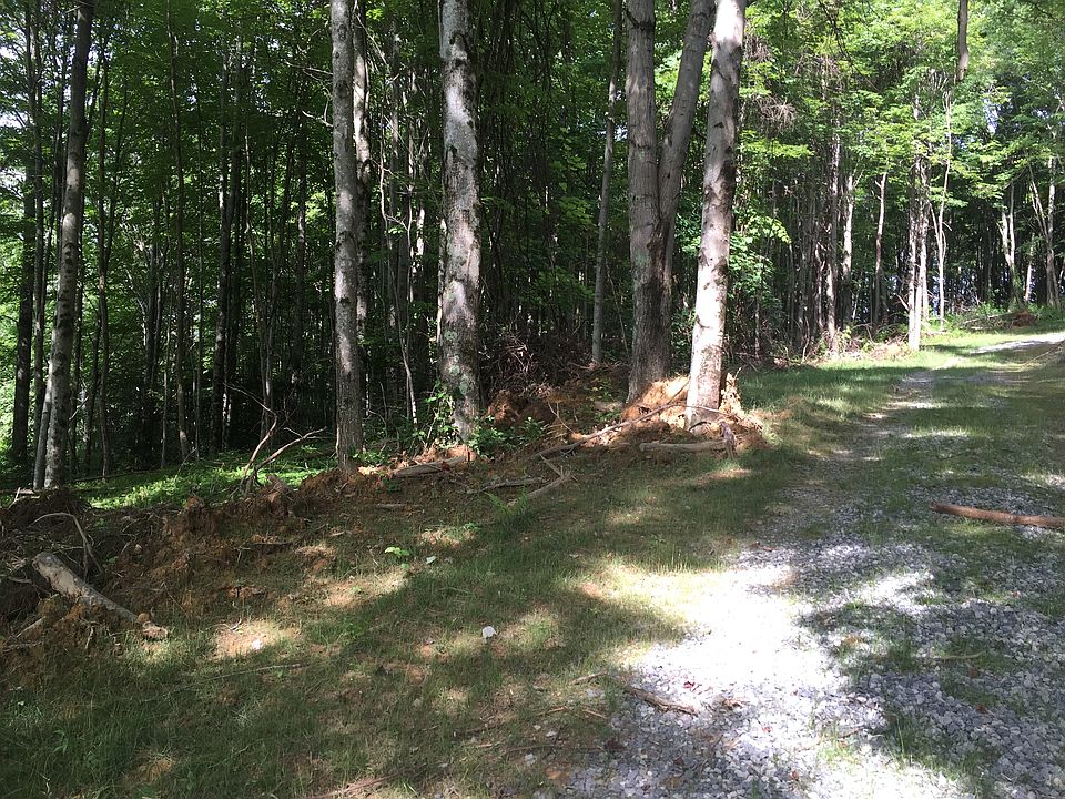 2nd image of 202 Riviera Dr