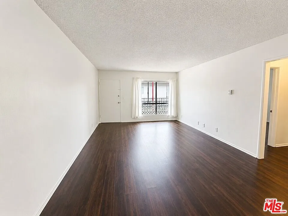 2 bed, 1.0 bath, 500 sqft, $2,150 — Photo 2