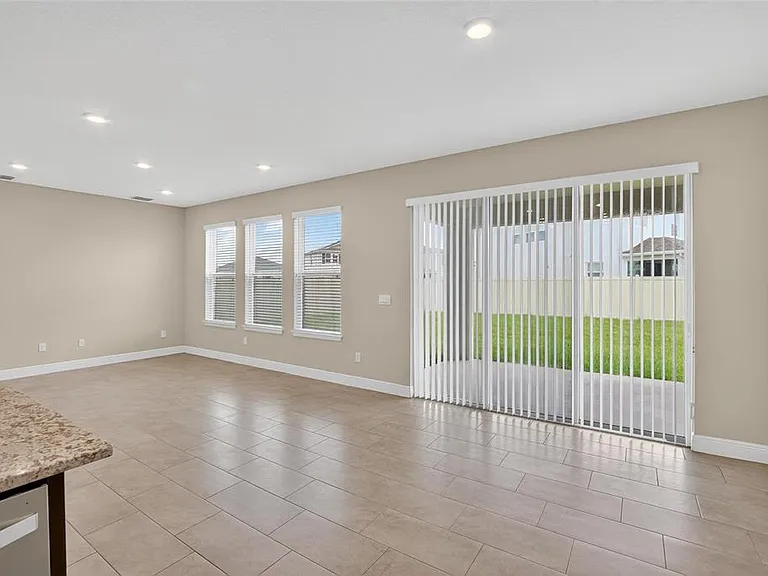 2546 Warren Acres Blvd — Photo 15