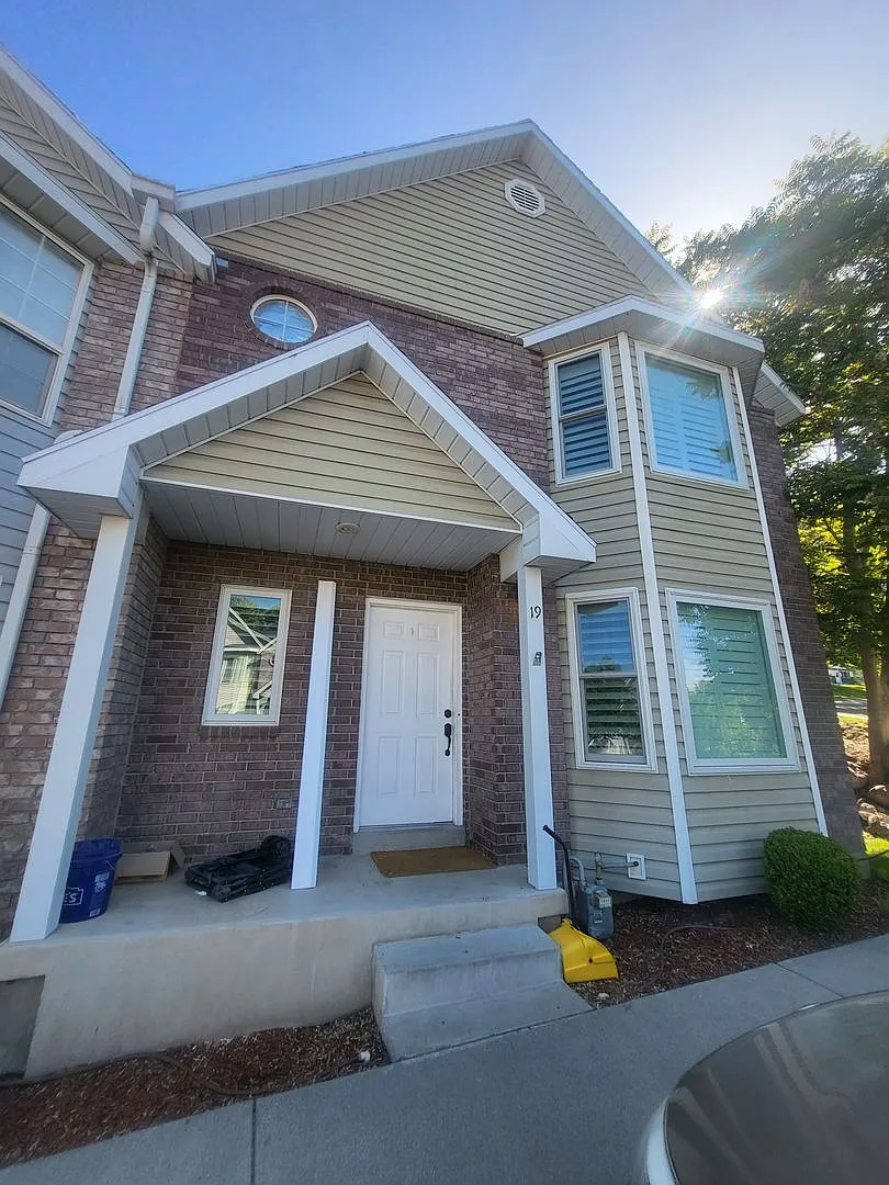 Townhome In Provo — Photo 1