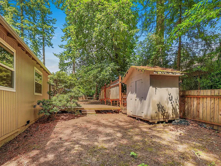 4256 Country Woods Ct — Photo 36