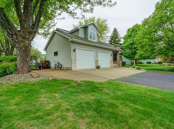 4th image of 150057 Peregrine Way