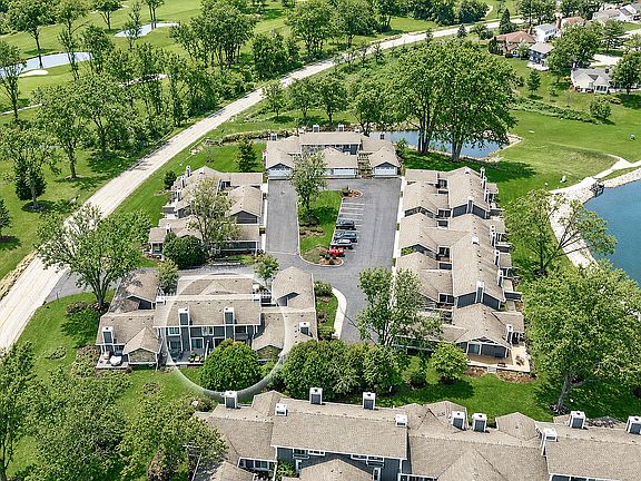 5th image of 10 W Windsor Ct