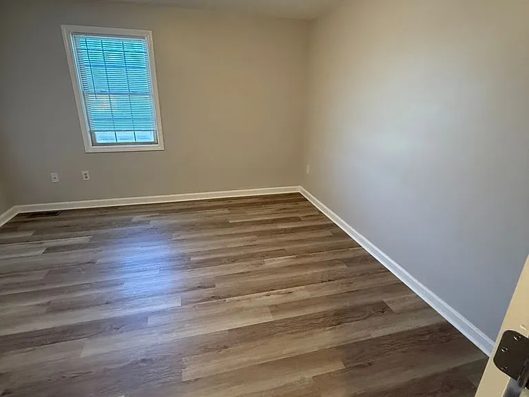 825 Worthington St — Photo 5