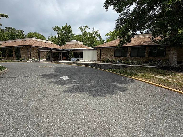 220 Lexington Dr — Photo 17