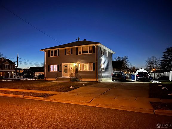 2nd image of 1019 Riverton St