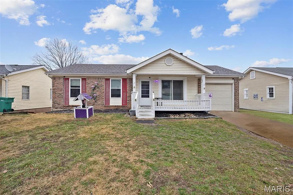 2540 Plymouth Dr photo 1