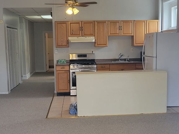 3rd image of 1101 Fullerton Ave