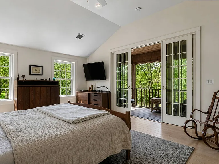 1280 Town Line Rd — Photo 17