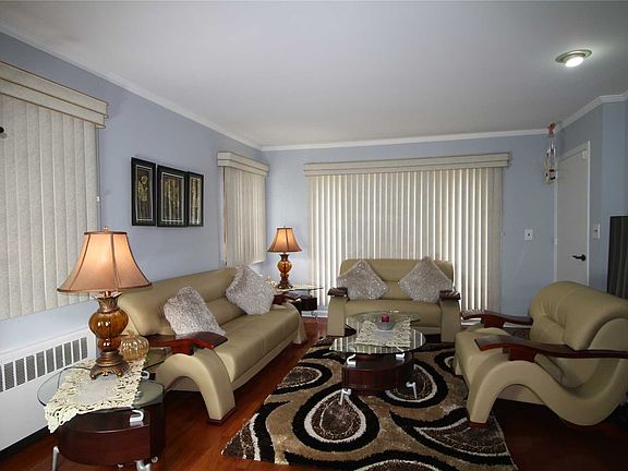 2nd image of 742 Lenore Ln