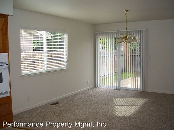 4th image of 1823 N Dearing Ave