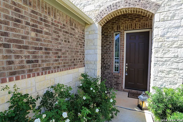 4 bed, 3.5 bath, 2100 sqft, $2,800 — Photo 2