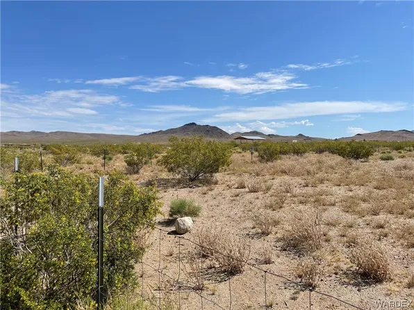15808 N Daphne Dr, Dolan Springs, AZ 86441