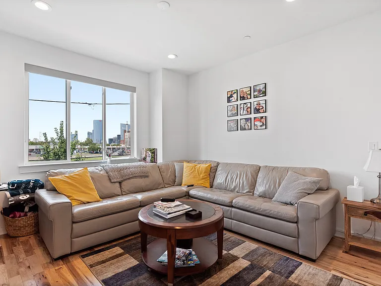 3024 Titan St — Photo 11
