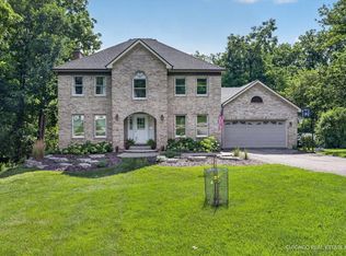 5N791 Ravine Dr, St Charles, IL 60175