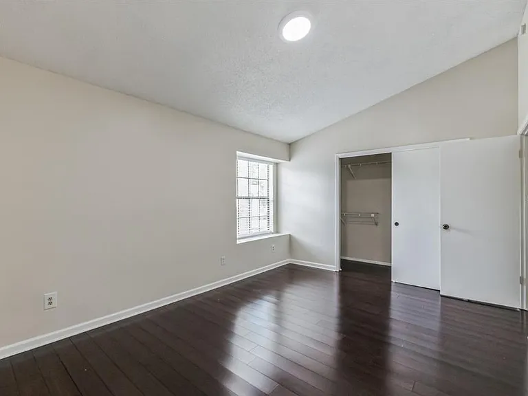 2748 Candlewood Ct — Photo 9