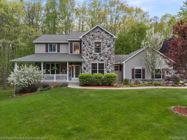 3135 Walnut Hls, Leonard, MI 48367