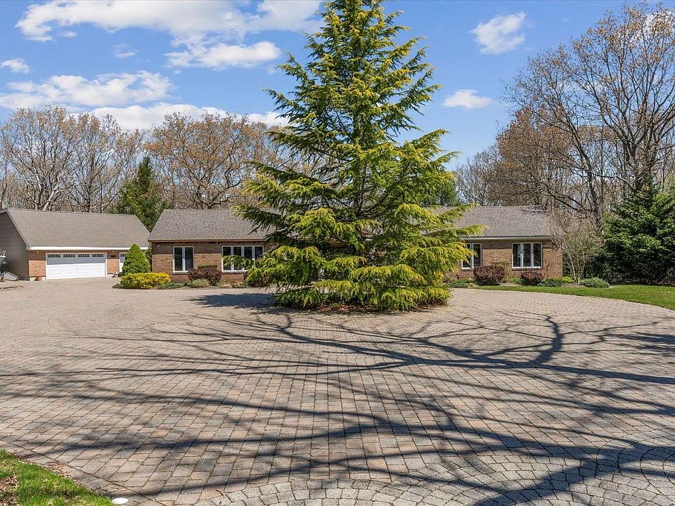 165 Crystal Brook Hollow Rd, Mount Sinai, NY 11766 MLS 3396674 Zillow