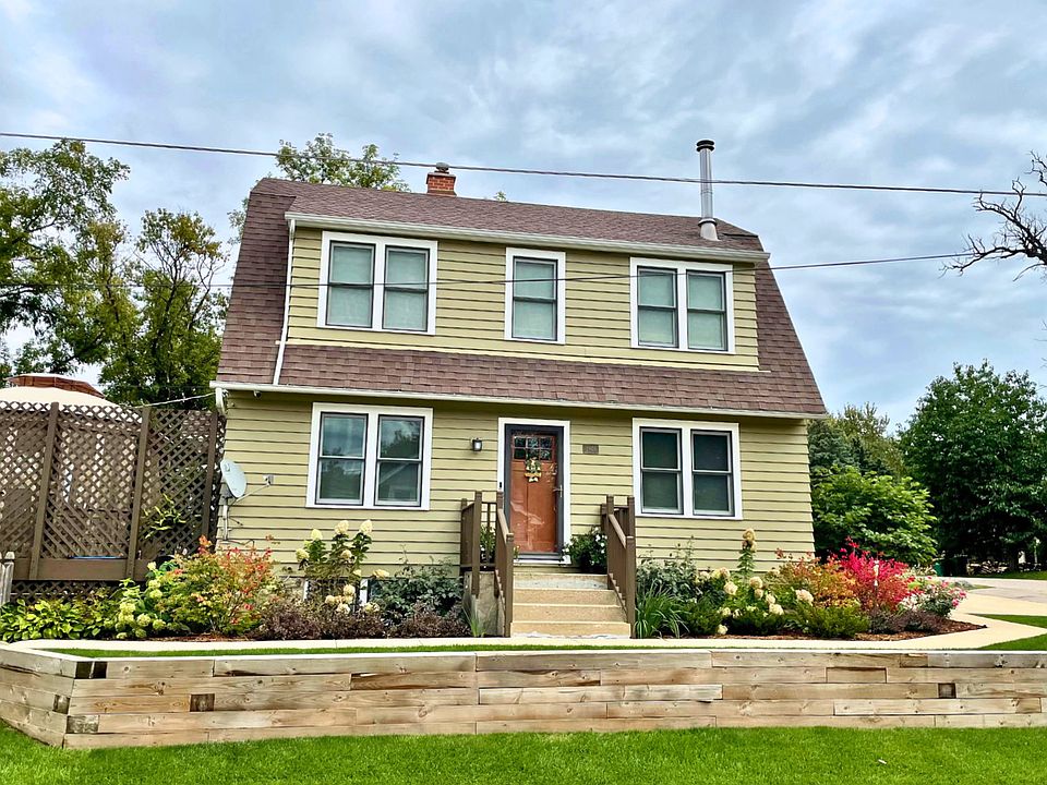2nd image of 21928 W 4th St