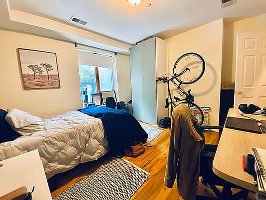 5th image of 406 15th St APT 1F