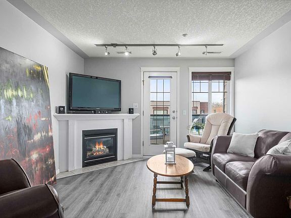 2nd image of 202-1608 12th Ave SW #202