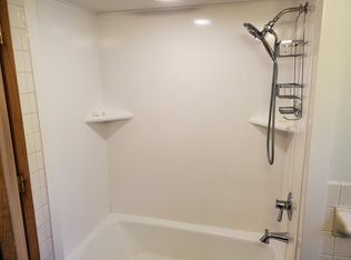 175 Hanson Rd, Mahtomedi, MN 55115