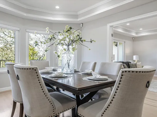 219 Mistletoe Rd, Los Gatos, CA 95032