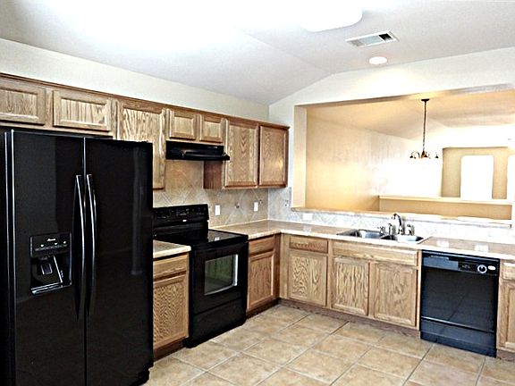2nd image of 7829 Squirrel Hollow Dr