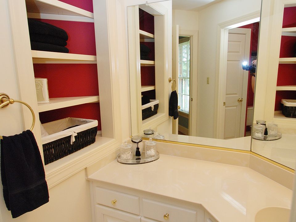 Jack & Jill Bath