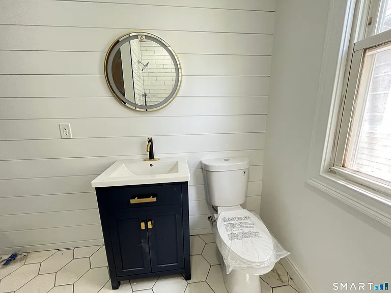 82 Howard Ave #2L — Photo 13