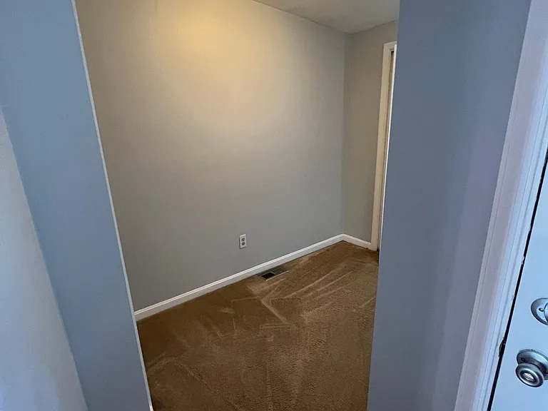627 Harvey St — Photo 23