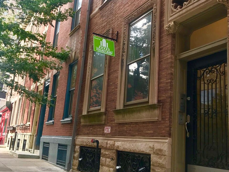1949 Locust Street Exterior