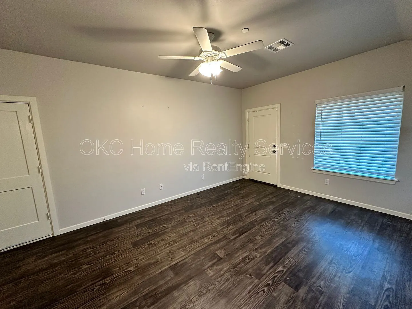 2 bed, 2.0 bath, 1089 sqft, $1,350 — Photo 2